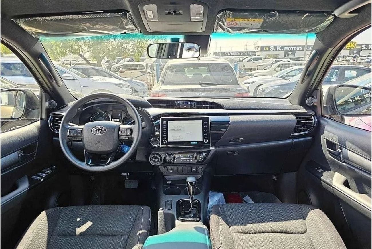 تويوتا هيلوكس DC ADVENTURE 2.8D AT 4X4 MY2024 - BLACK
