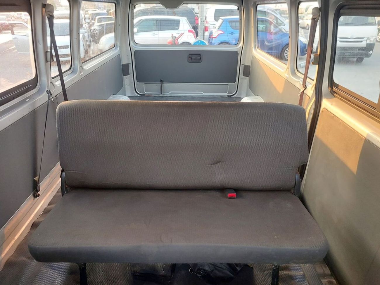 تويوتا هاياس TOYOTA HIACE VAN RHD 2015 MODEL 3.0 L DIESEL AUTOMATIC(PM15202)