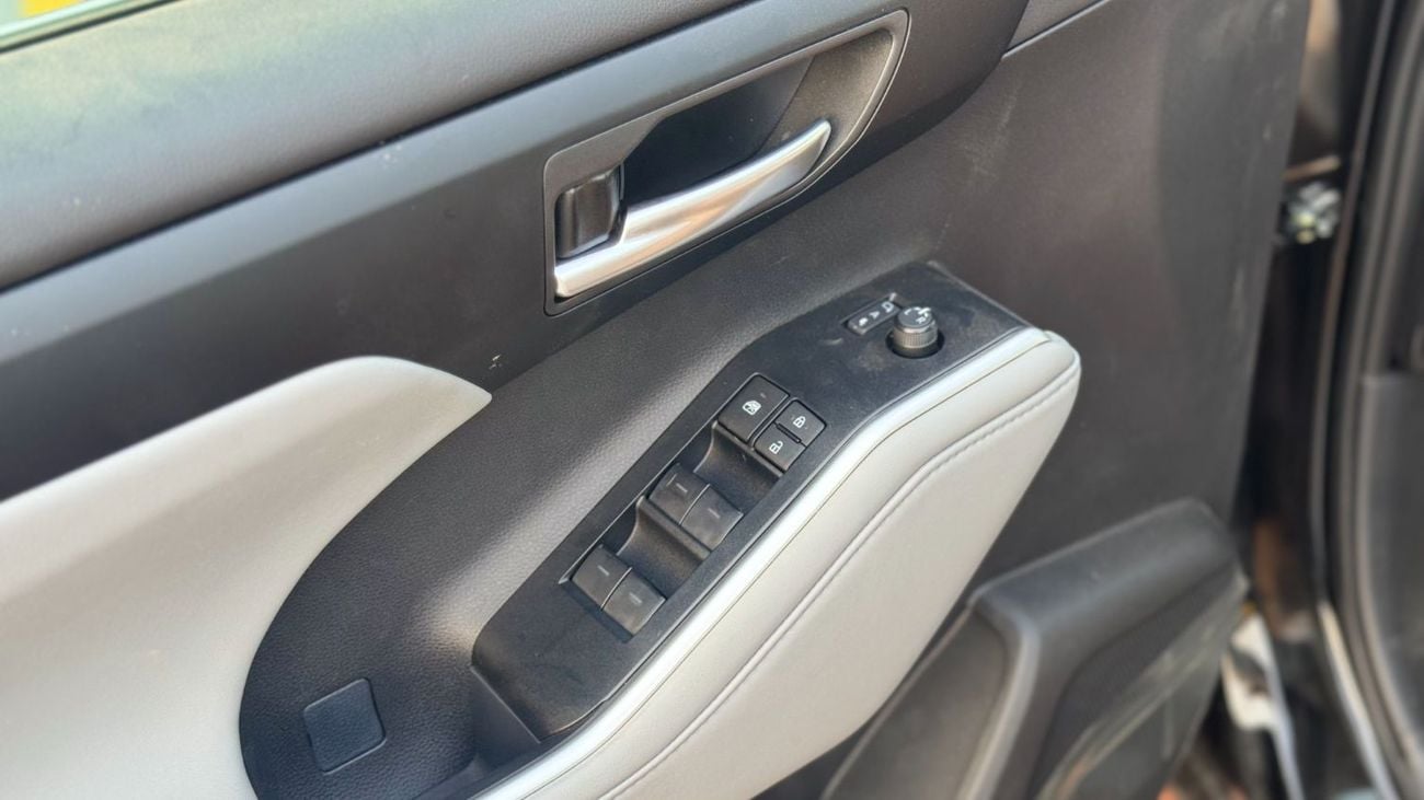 Toyota Highlander HIGHLANDER GLE HYBRID 2025 BLACK INSIDE WHITE