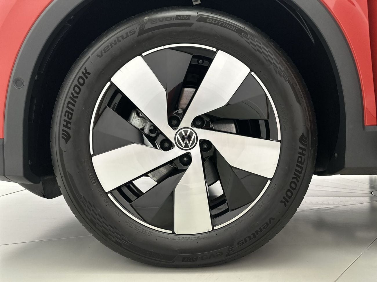 Volkswagen Tiguan Tiguan Life + Fabric Seats (Ref#31265) - 33,100 AED SAVINGS from New Car