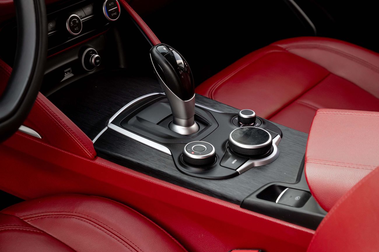 Alfa Romeo Stelvio Stelvio  2020 | 1,469 P.M | 0% Downpayment | Perfect Condition!