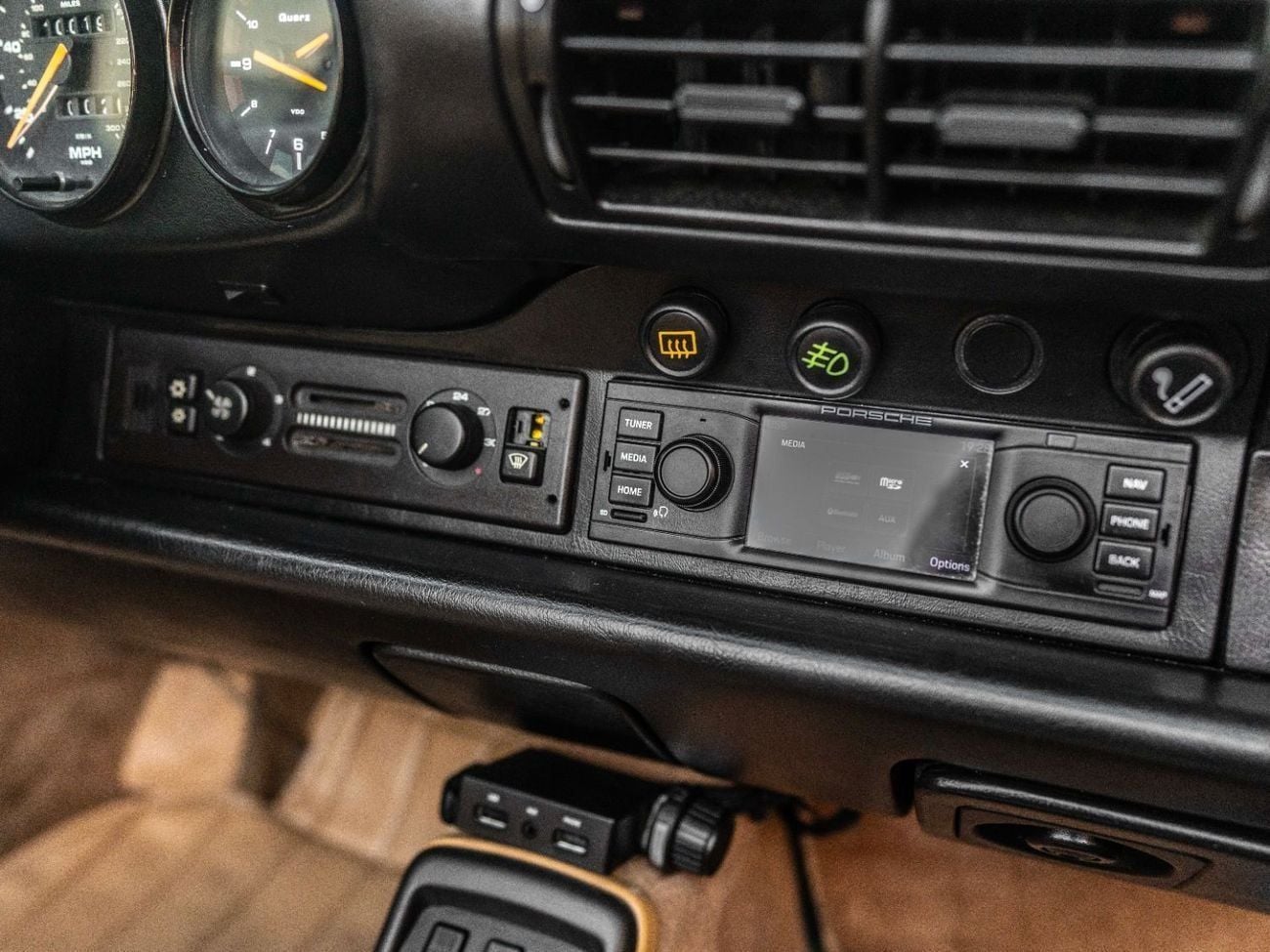 Porsche 911 CARRERA