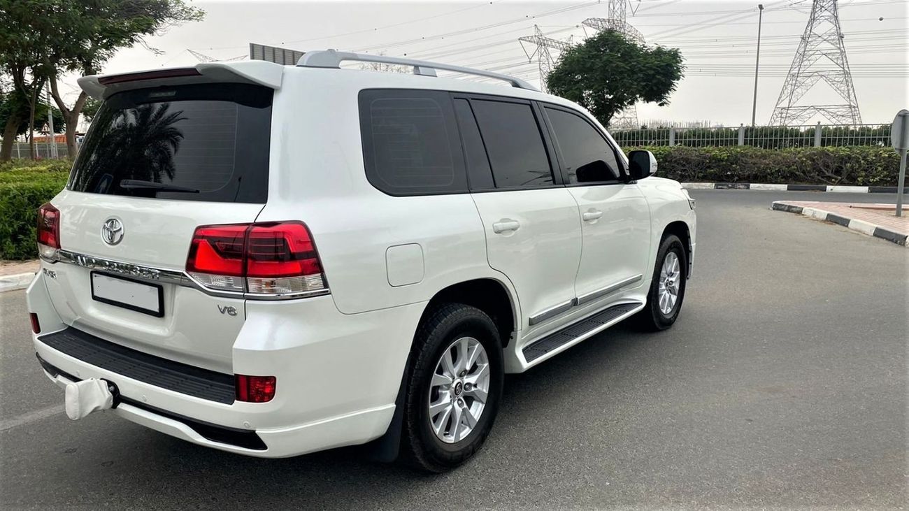 Toyota Land Cruiser V6 FULL OPTIONS LEATHER SEAT , SUNROOF , REAR CAMERA
