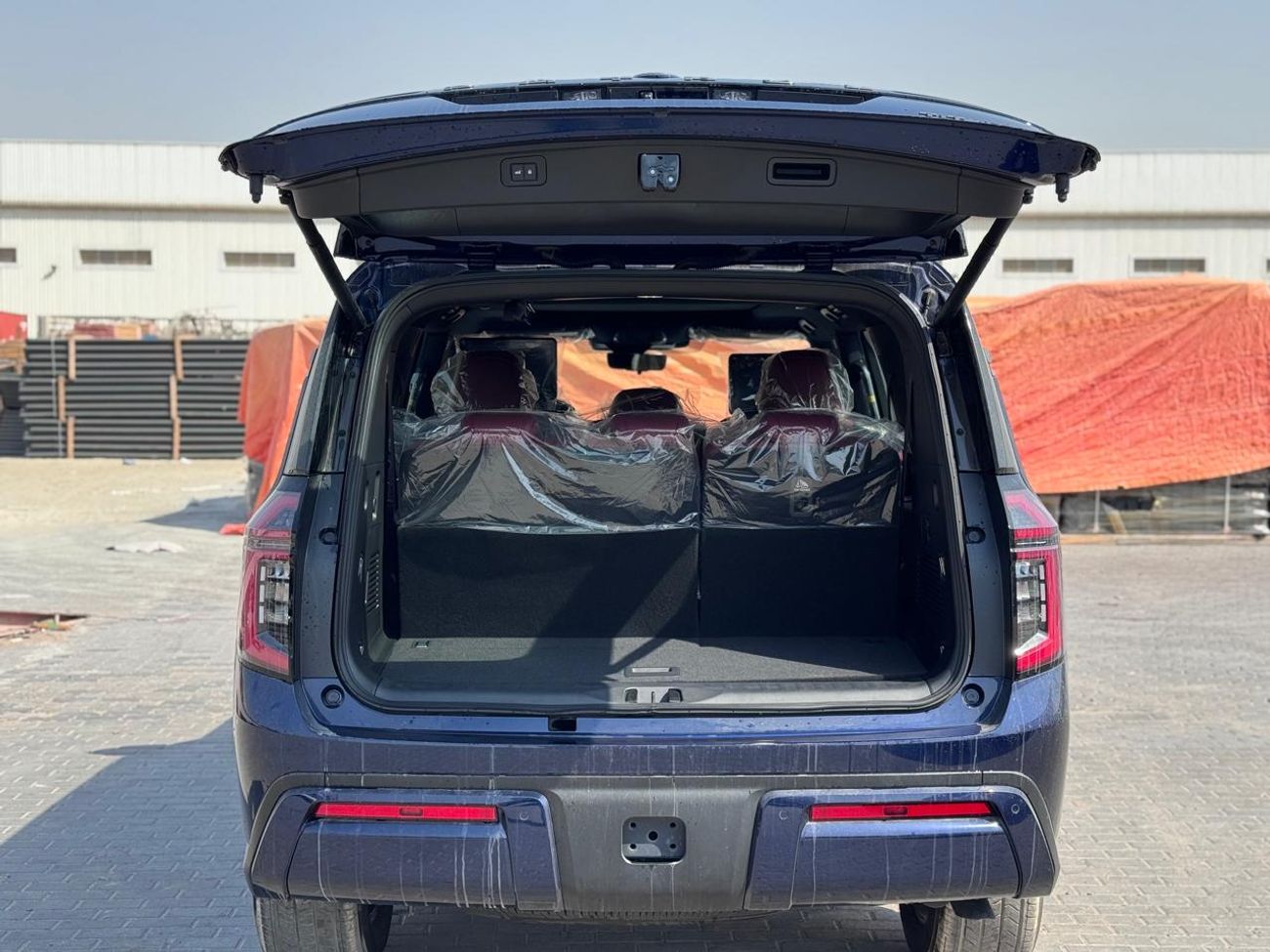 Nissan Patrol NISSAN PATROL LE TITANIUM PLUS 2026 Blue / Burgundy