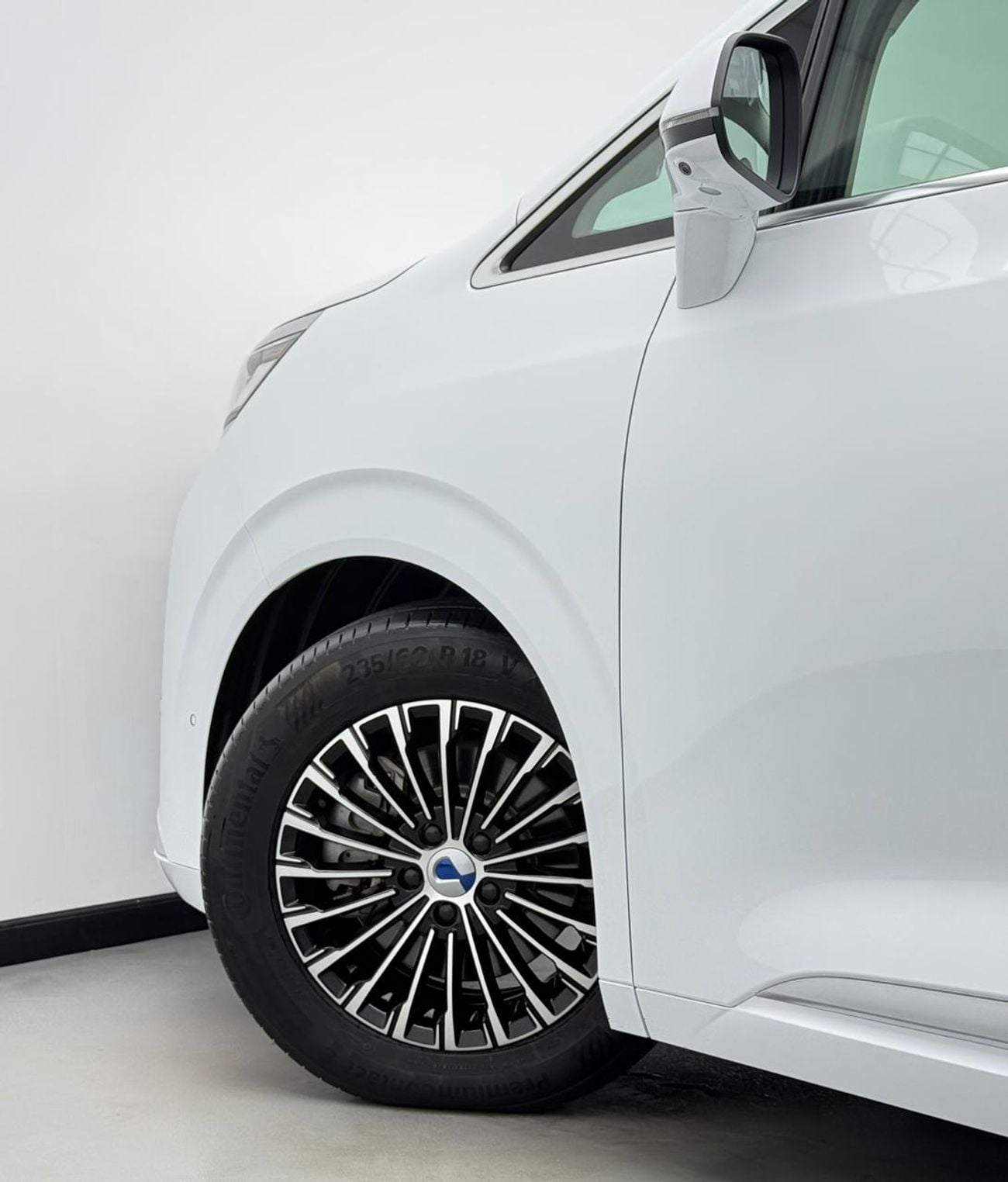 Denza D9 2023 Denza D9, Warranty, Very Low Km, Pilot Seats, Fully Loaded, Excellent Condition, Chinese