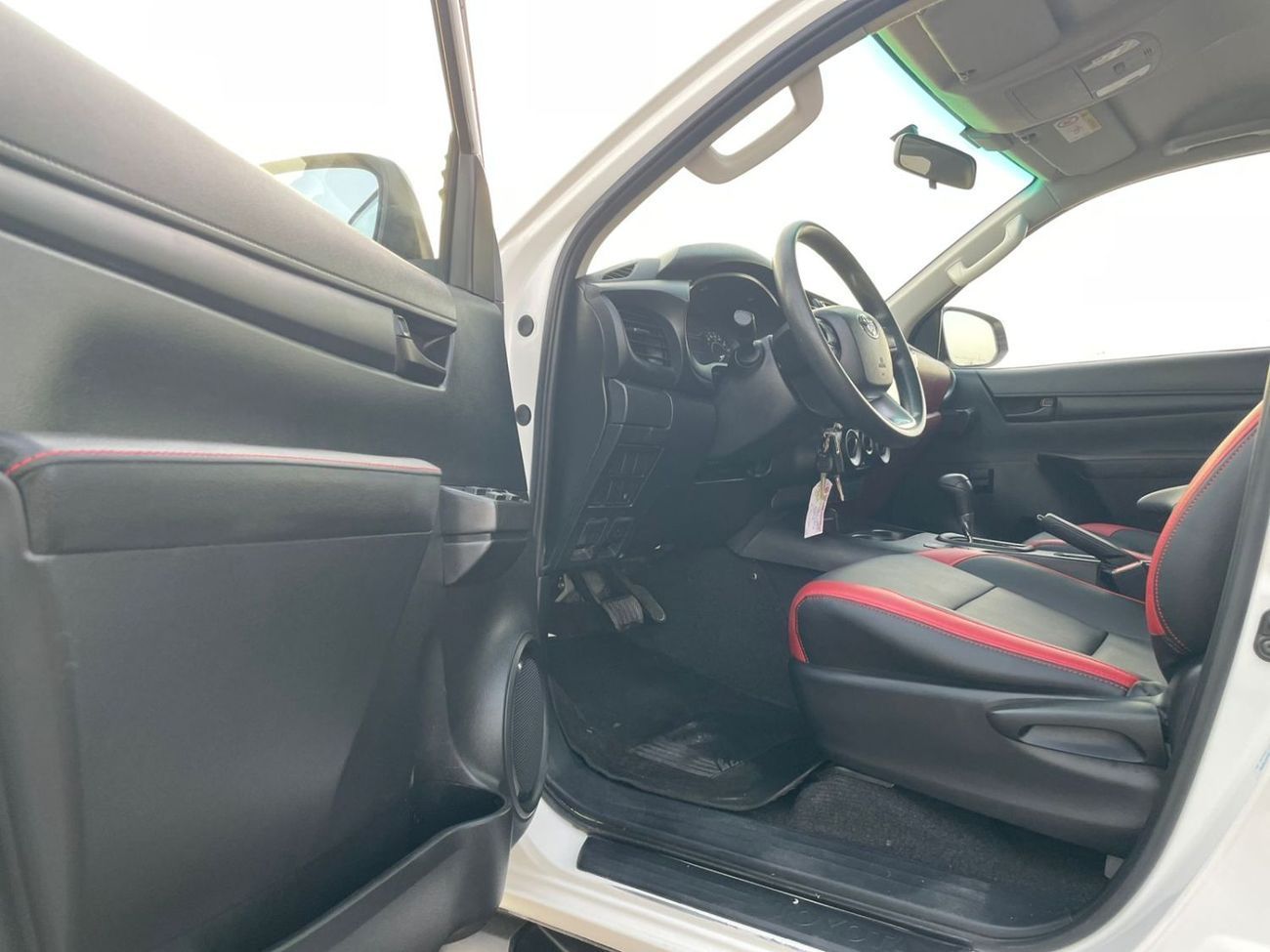 Toyota Hilux 2021 Toyota Hilux GL Advanture Modified - 2.7L V4 - AWD 4x4 - 360* CAM - Patrol - 2 Keys -