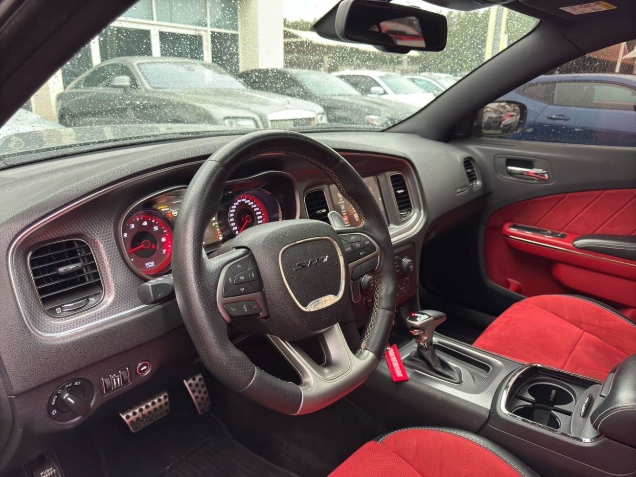 Dodge Charger SRT Hellcat 6.2L (707 HP)