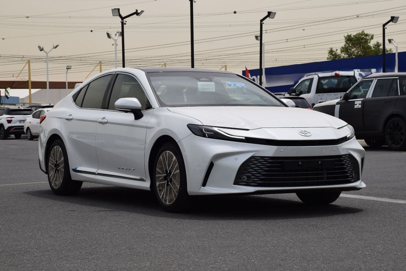 Toyota Camry Higher Trim With 5 Camera and panoramic roof