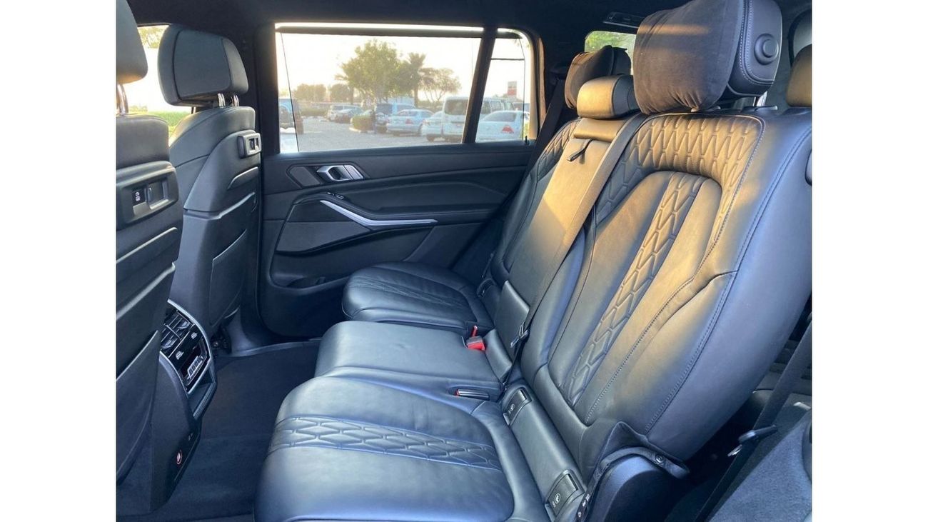 بي أم دبليو X7 40i بيور اكسيلنس