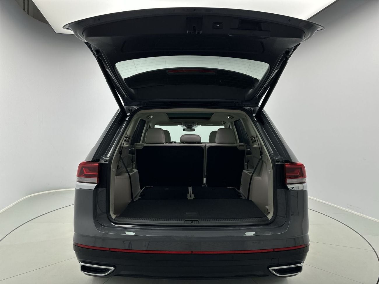 فولكس واجن تيرامونت 34,100 AED SAVINGS from New Car