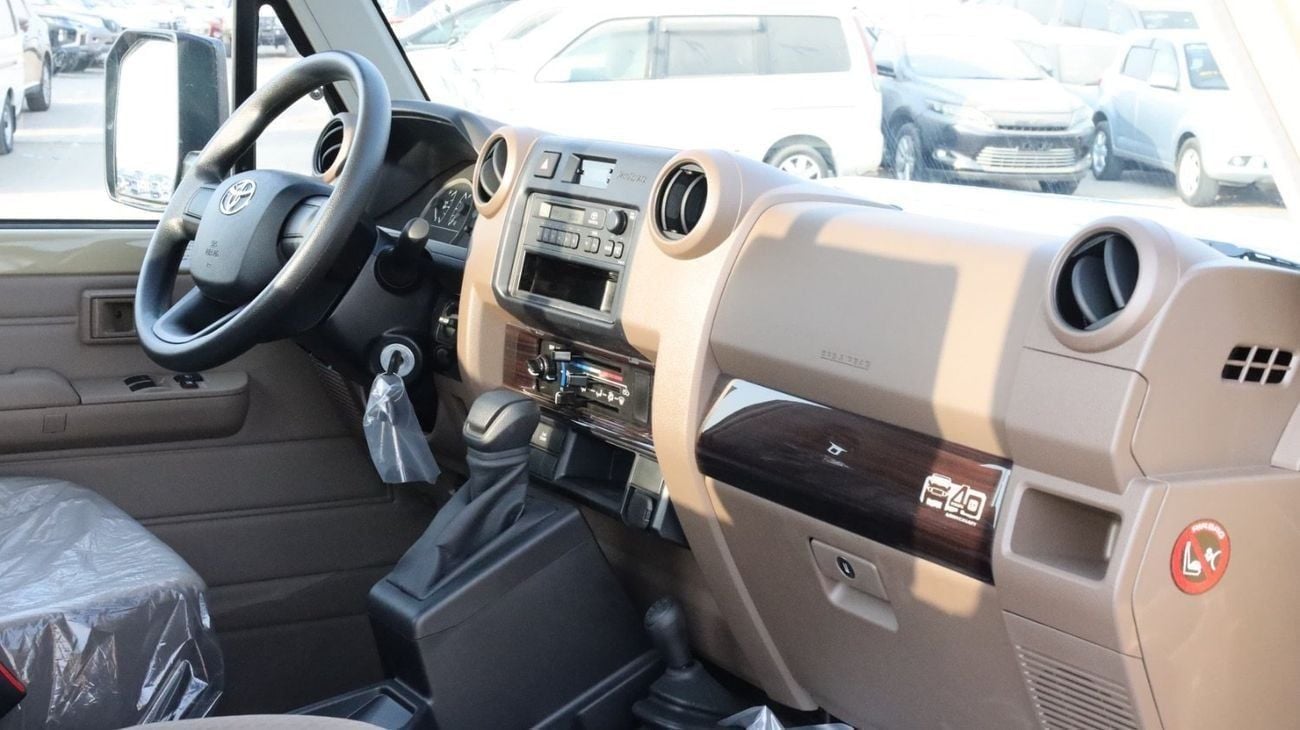 تويوتا لاند كروزر بيك آب V Std 4.0L Single Cab Utility 4WD