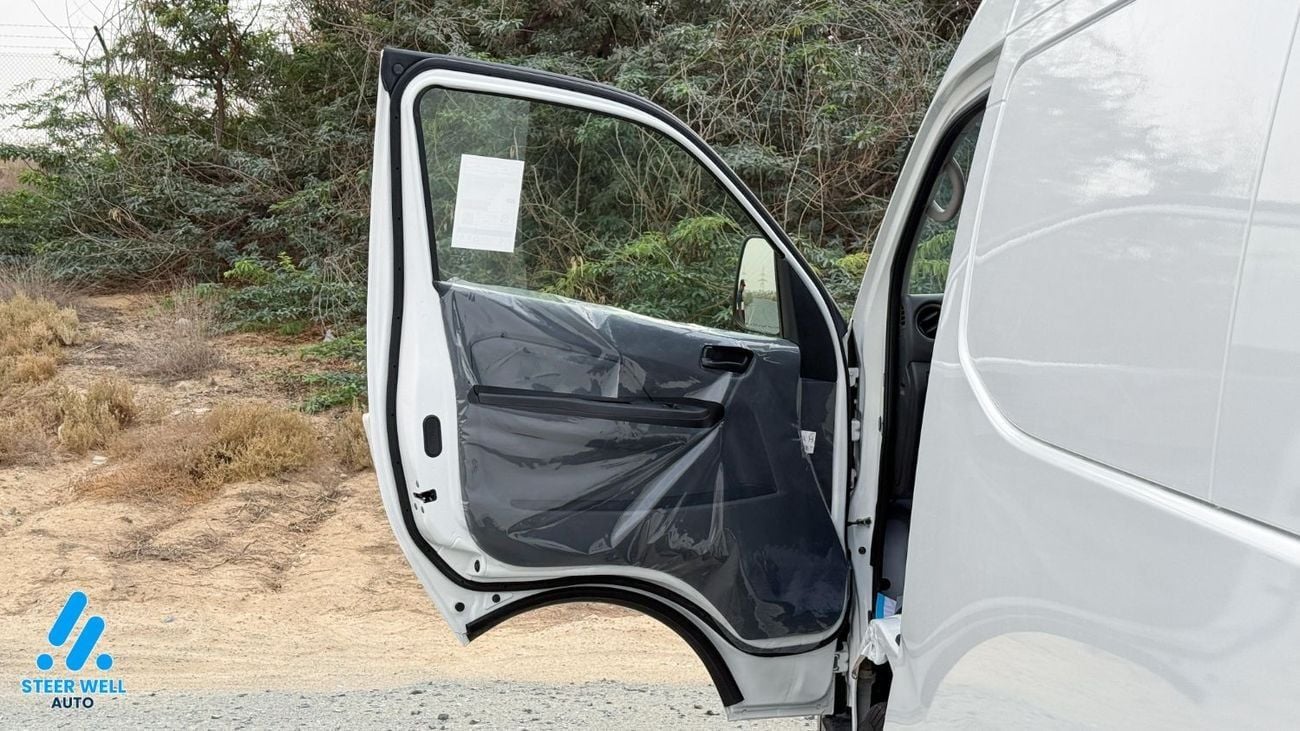 Nissan Urvan HIGH ROOF WIDE BODY 3-Seater Manual (4-Door) NV350 Highroof Delivery Van GCC Manual White