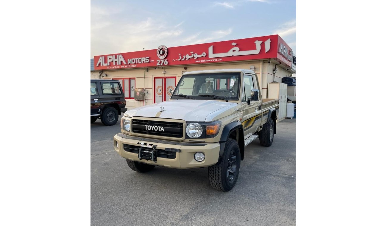 تويوتا لاند كروزر بيك آب Toyota Land Cruiser Pick up 4.0L Single Cabin full option (70th Anniversary) 2022YM