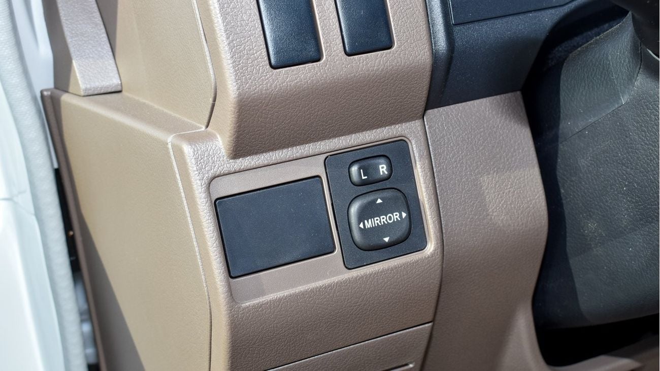 Toyota Land Cruiser 70 LC78  4.0L Double Tank Auto Transmission