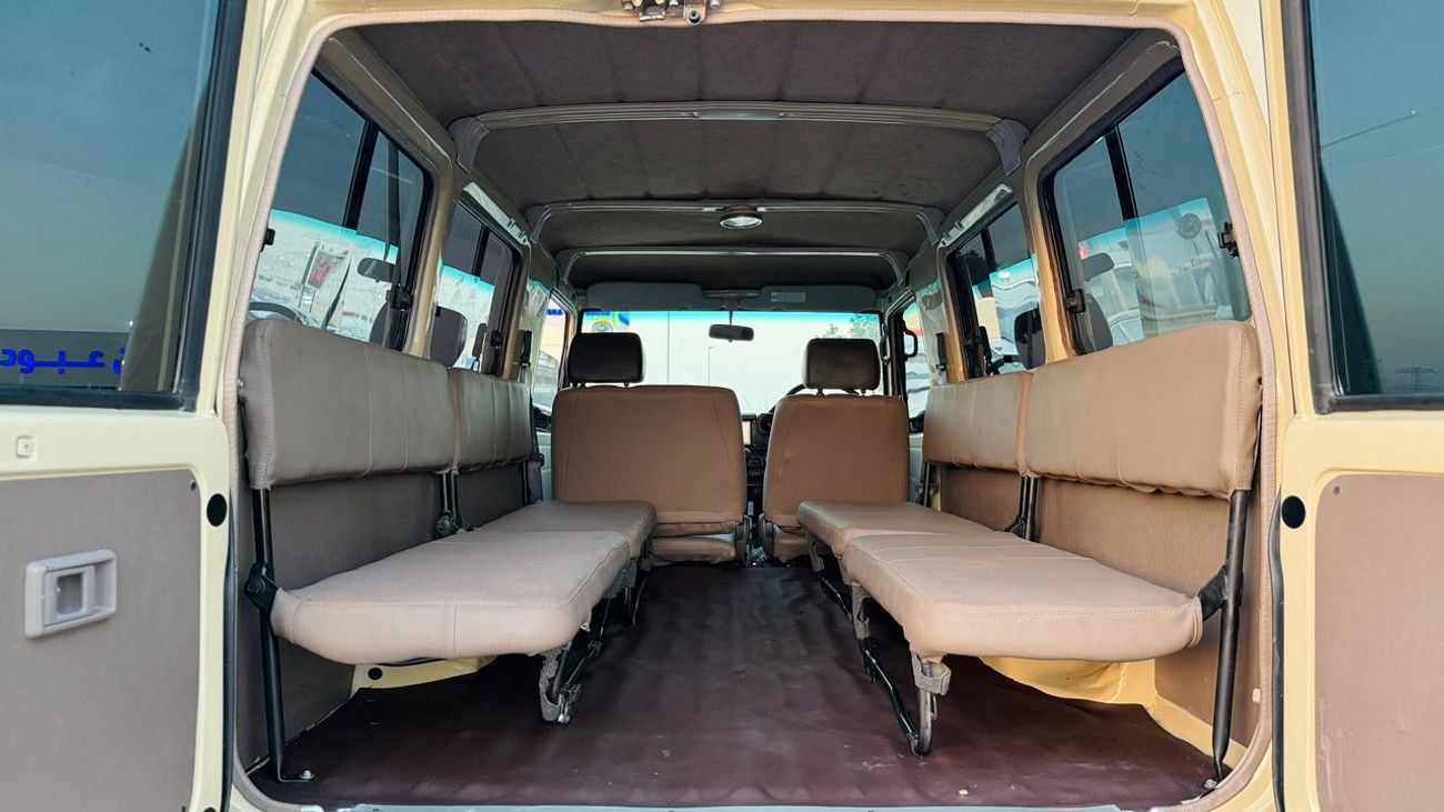 Toyota Land Cruiser 70 1991| 4.2L DIESEL | MT | RHD | HEAVY BULL BAR WITH LED LIGHTS | HEAVY ROOF RACK | DUAL BULL BAR ANTE