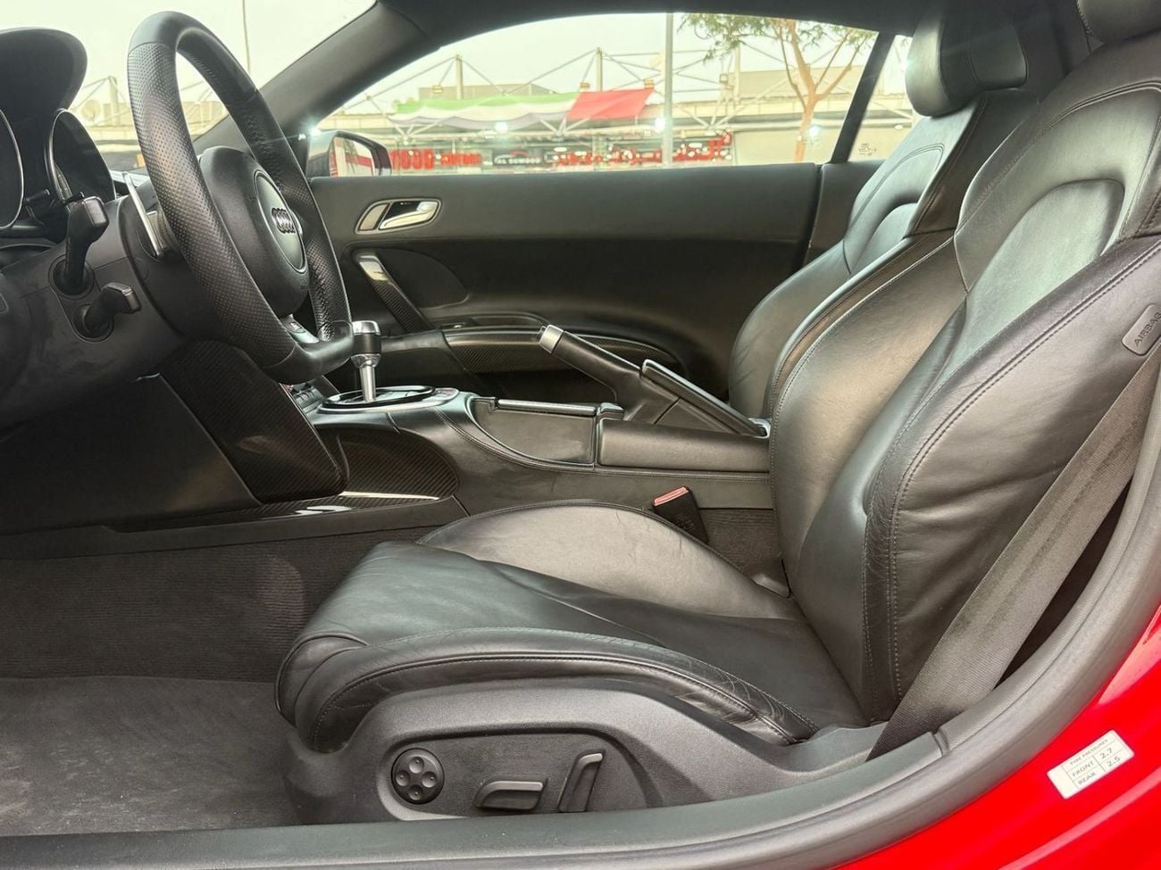 أودي R8 FSI Audi R8 V8 FSI 2015 GCC Specs - Pristine Condition Full Service History in perfect condition