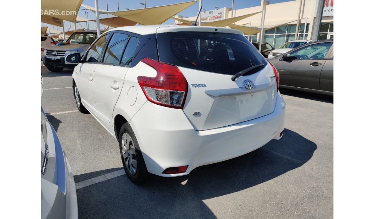 Toyota Yaris 2015  SE 1.3 ltr GCC Specs full Automatic