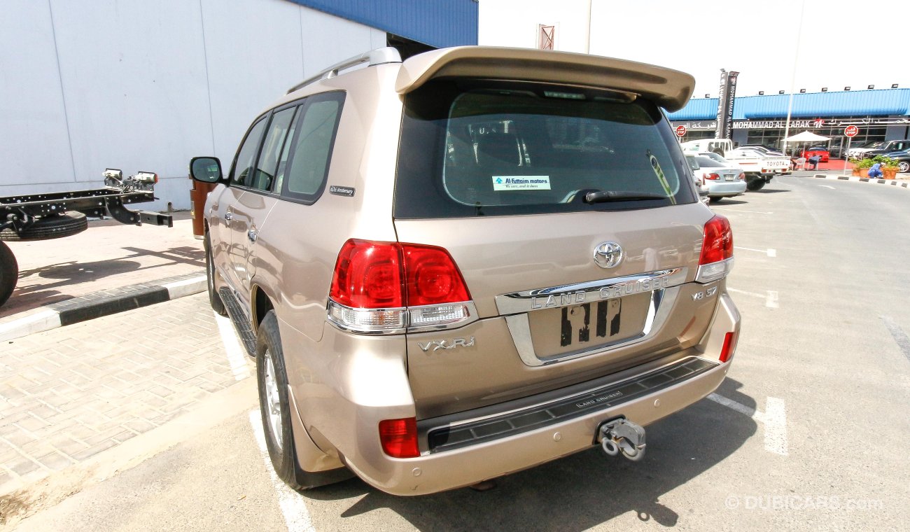 Toyota Land Cruiser VXR V8 5.7