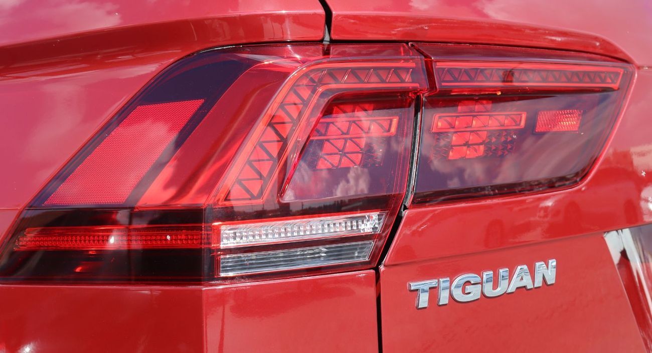 Volkswagen Tiguan R-Line 2.0L Volkswagen Tiguan 2018 - GCC - Accident-free - 2.0L  - Full options - Excellent conditio