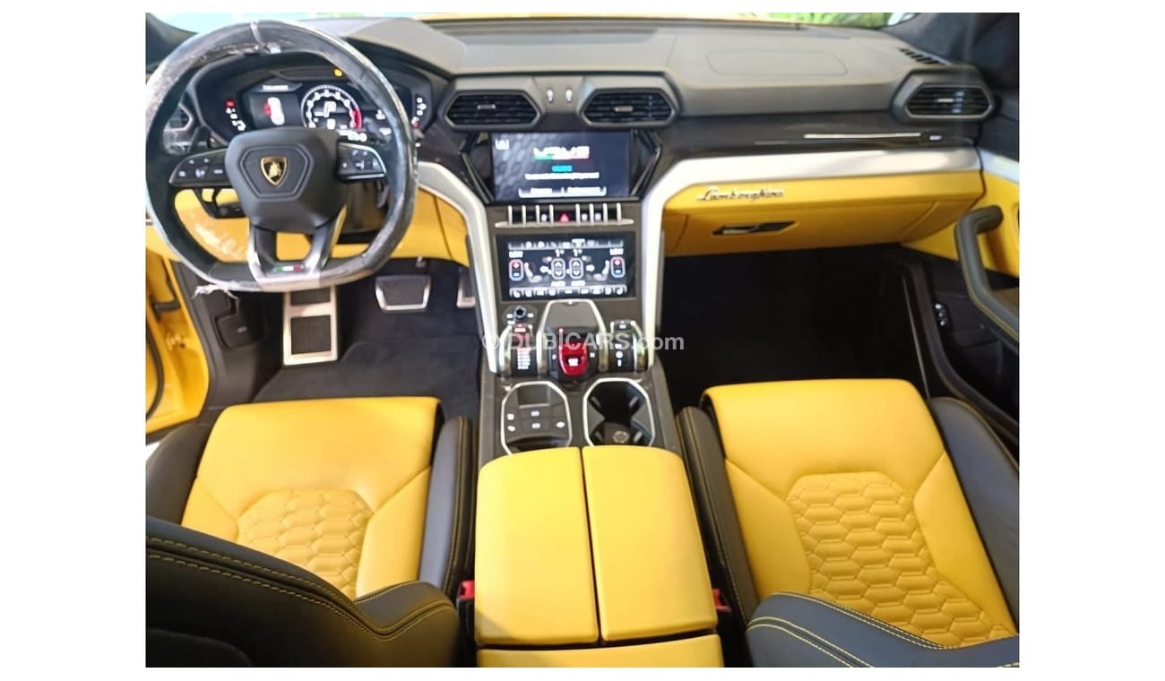 Lamborghini Urus Lamborghini Urus 2022 / 17000KM/ 5 years warranty and service contract