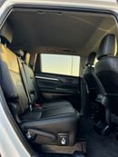 تويوتا هايلاندر 2019 Toyota Highlander MidOption - 2.7L V4 - Rear Camera - 7 Leather Seat