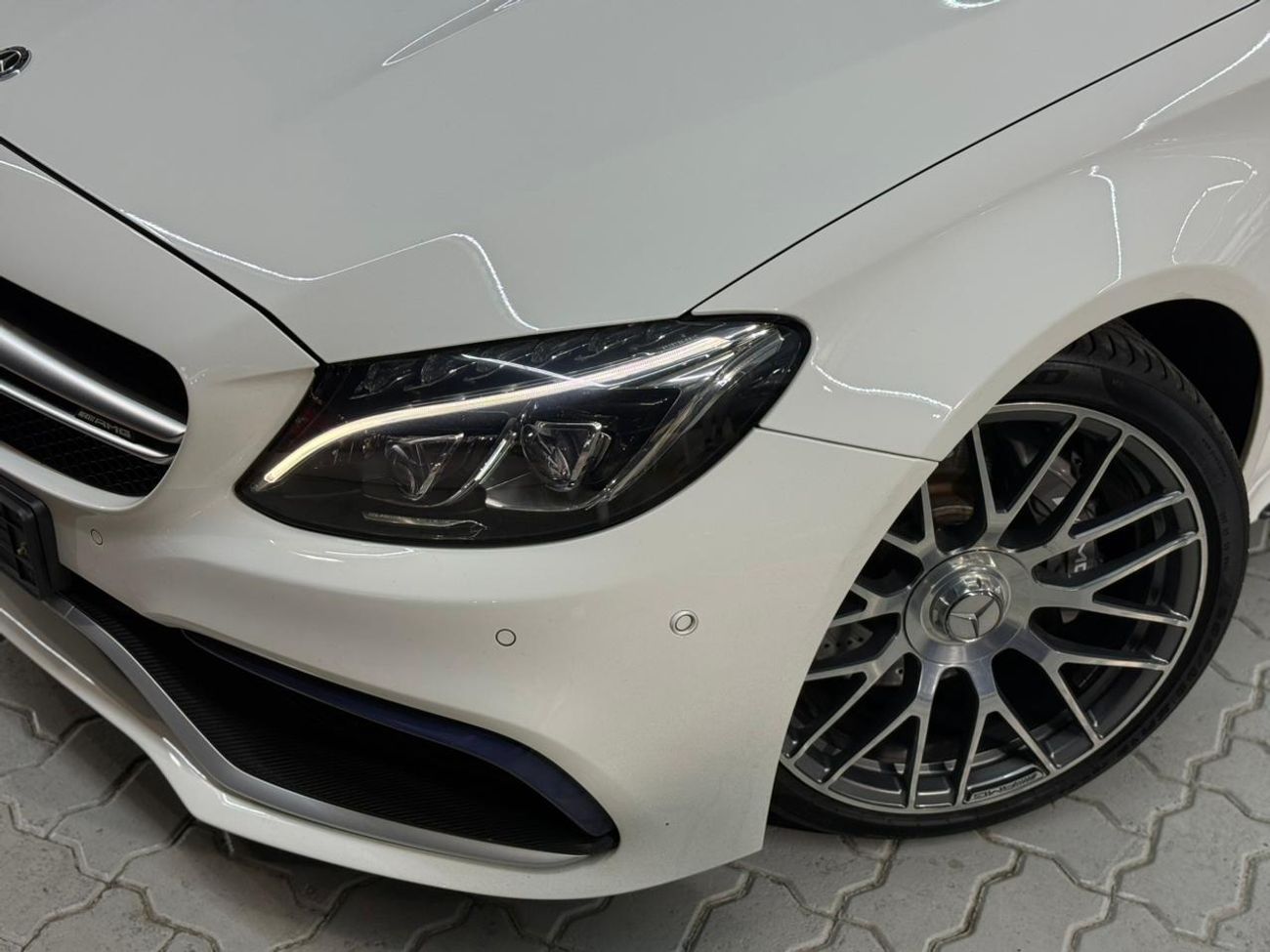 مرسيدس بنز C 63 AMG Std 4.0L Coupe