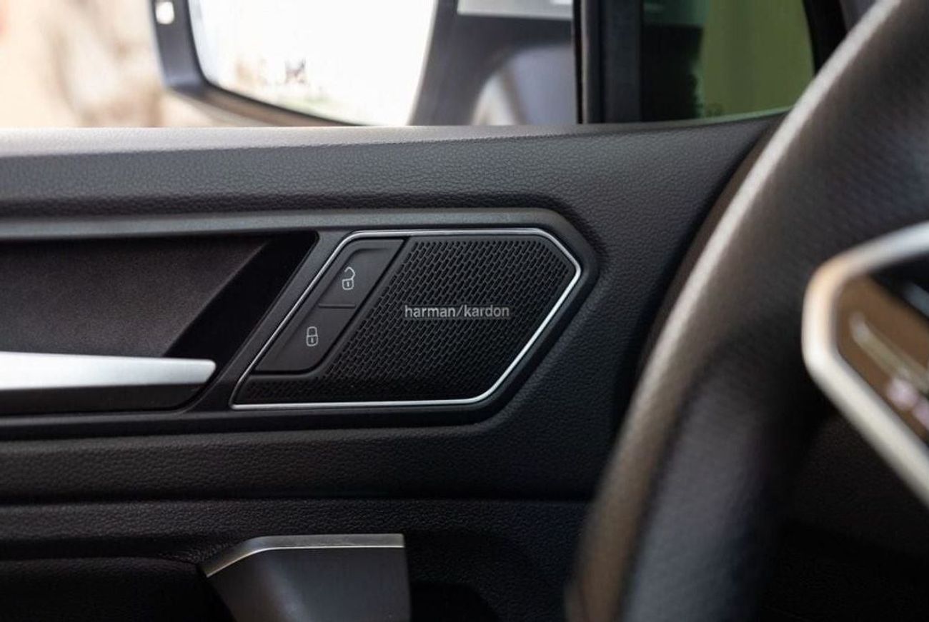 فولكس واجن تيجوان R-Line 2.0L Volkswagen Tiguan R-Line 2022 GCC under Agency Warranty with Flexible Down-Payment.