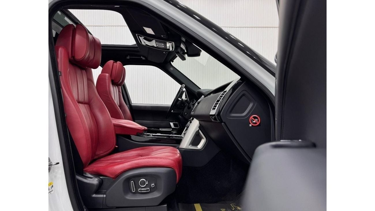 Land Rover Range Rover 2016 Range Rover Vogue SE Supercharged, 2025 Warranty, 2027 GTA Service Pack, Fully Loaded, GCC