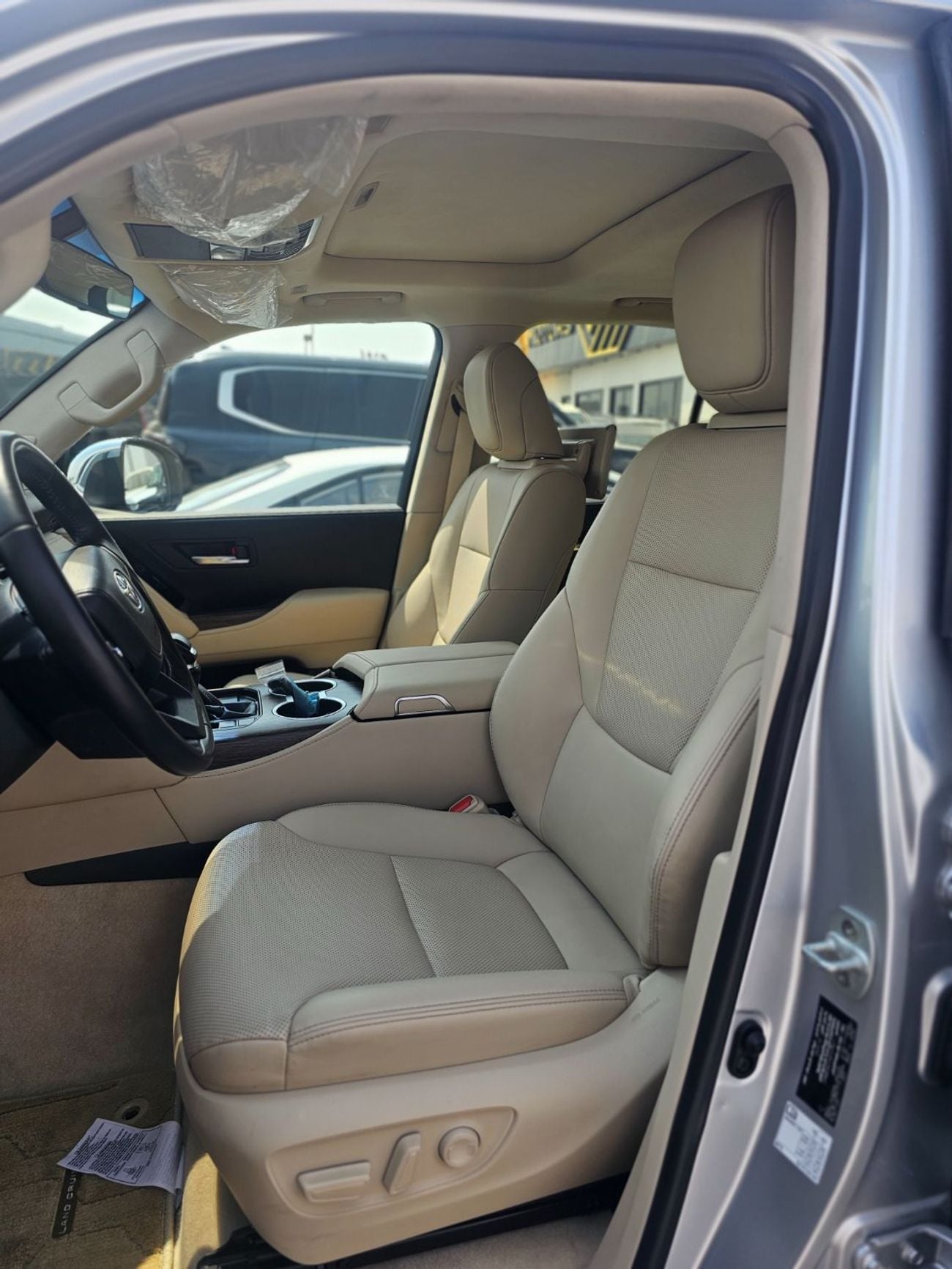 Toyota Land Cruiser VX LHD 3.5L Twin-Turbo V6 Petrol Engine Automatic transmission 4WD 7 Seats 5 Doors