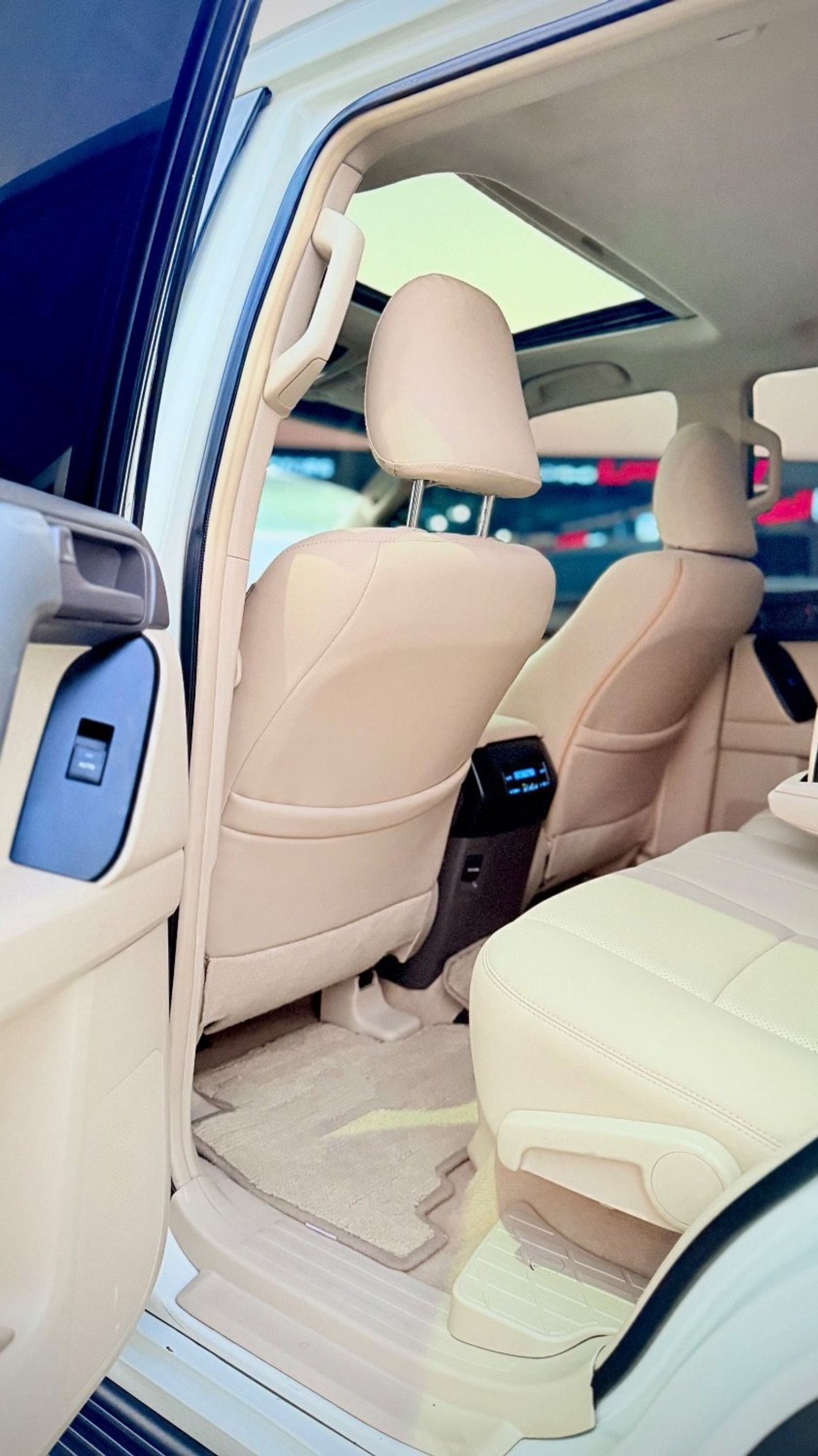 تويوتا برادو 2019 VXR V6 4.0L GCC Specification In Excellent Condition