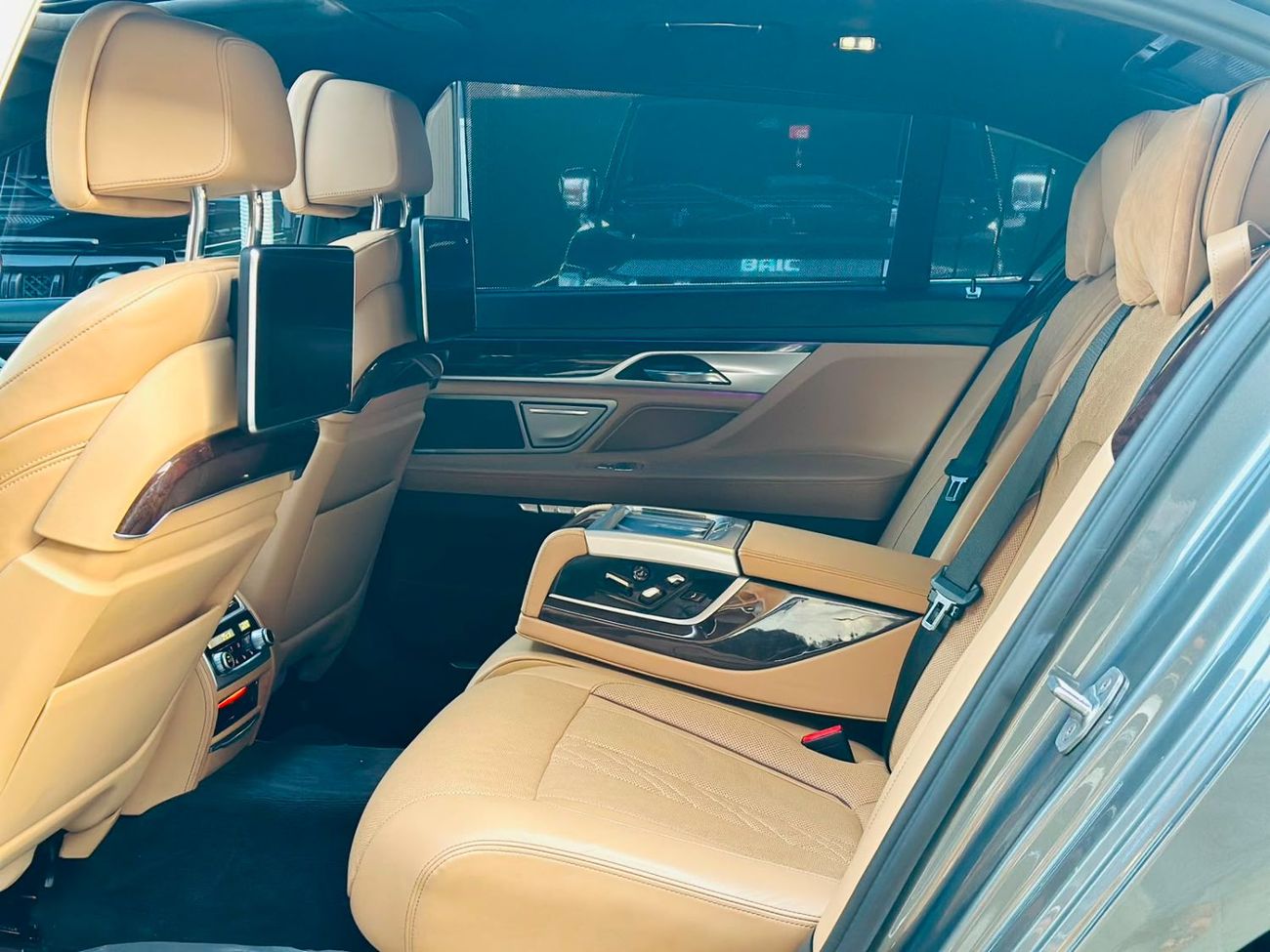 بي أم دبليو 740Li PURE EXCELLENCE