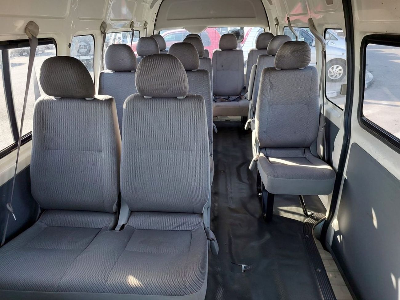 تويوتا هاياس TOYOTA HIACE COMMUTER VAN RHD 2015 MODEL 3.0 L DIESEL AUTOMATIC(PM16486)