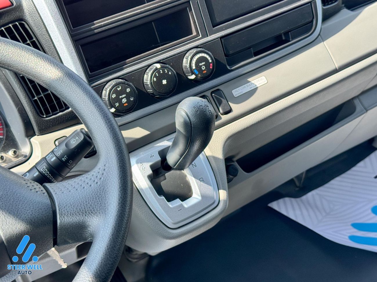 ميتسوبيشي فوسو كانتير 3.0L RWD Dual Cab Diesel Truck – Bare Chassis | White