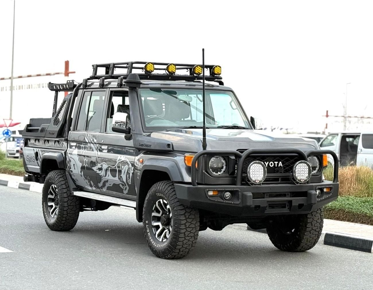 تويوتا لاند كروزر بيك آب PICKUP DLX Winch 4.5L