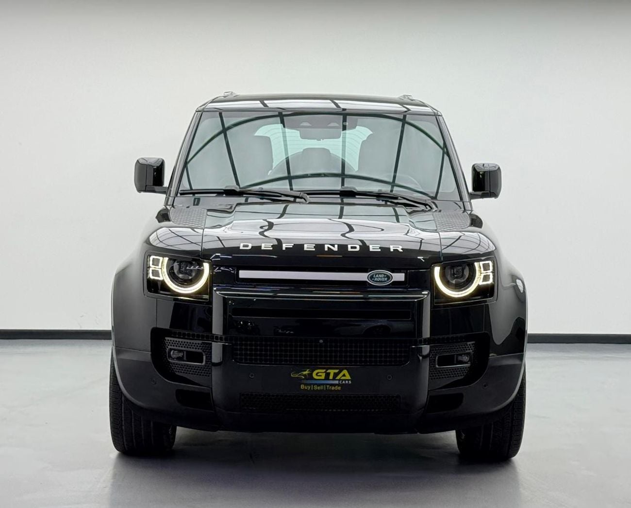 Land Rover Defender 2024 Land Rover Defender 110 HSE P400, 2029 LR Warranty + Service Pack, Low Km, Fully Loaded, GCC