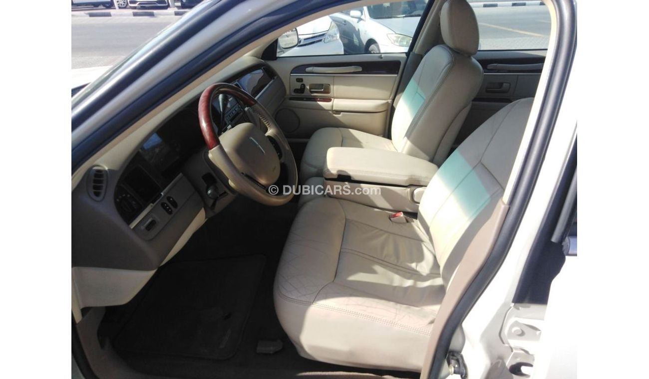 Lincoln Town Car Lincoln Cartown 2005 custam paper very good car