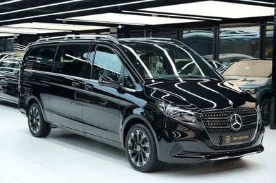 Mercedes Benz V300 V-LINE Mercede-Benz V 300 | GCC 0km | Agency Warranty | 360 View | 64 colors Ambeint Ligh