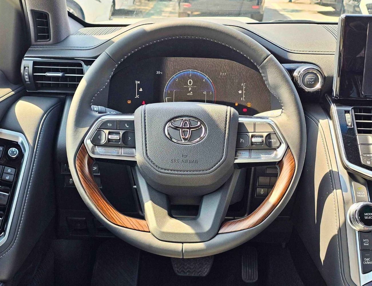 Toyota Land Cruiser /GXR TWIN TURBO / 3.3L DIESEL / REAR ENTERTAINMENT / BIG BUMPER (CODE#LCDGXRM)