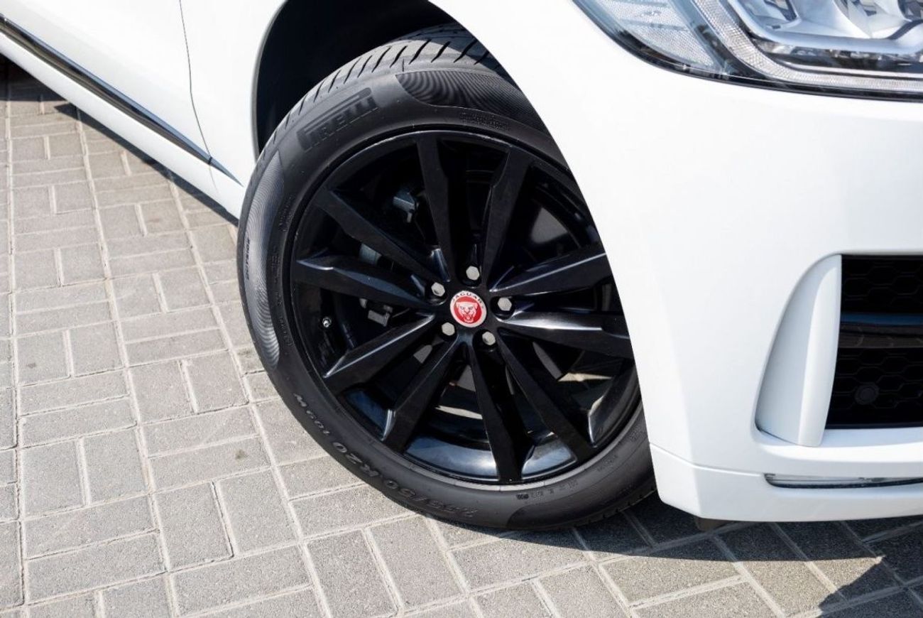 Jaguar F Pace Jaguar F-Pace R-Sport 2018 GCC under Warranty with Flexible Down-Payment.