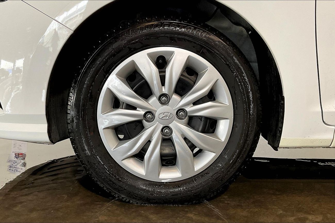 Hyundai Accent Smart Plus