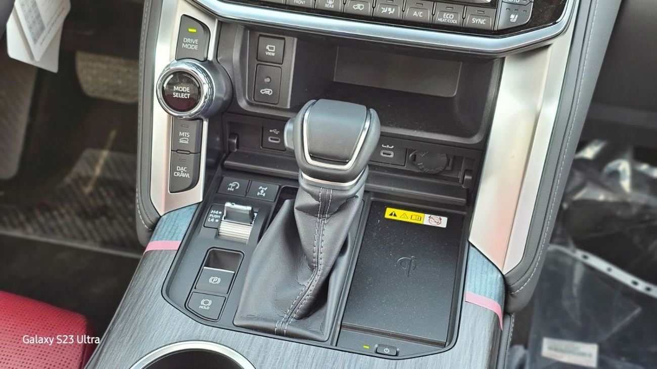 Toyota Land Cruiser Toyota Land Cruiser 2026 Toyota Land Cruiser VXR 3.5L AT Petrol