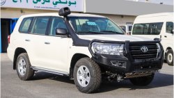 تويوتا لاند كروزر LC200 ، GX ، 4x4 ، 4.5 لتر ، ديزل ، ناقل حركة يدوي ، LHD مع قضيب الثور والغطس