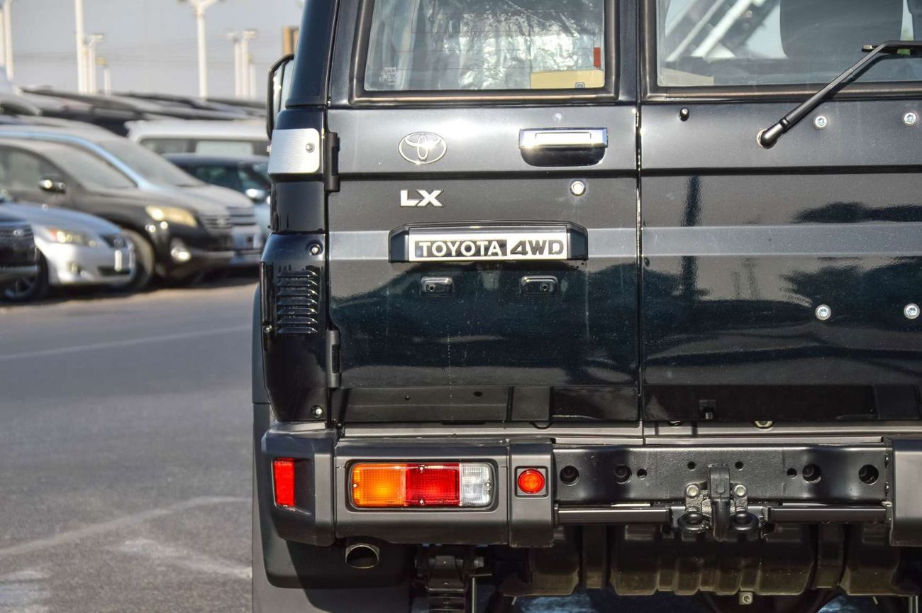 Toyota Land Cruiser 70 TOYOTA LAND CRUISER 76 2.8L 4WD SUV 2025 - BLACK
