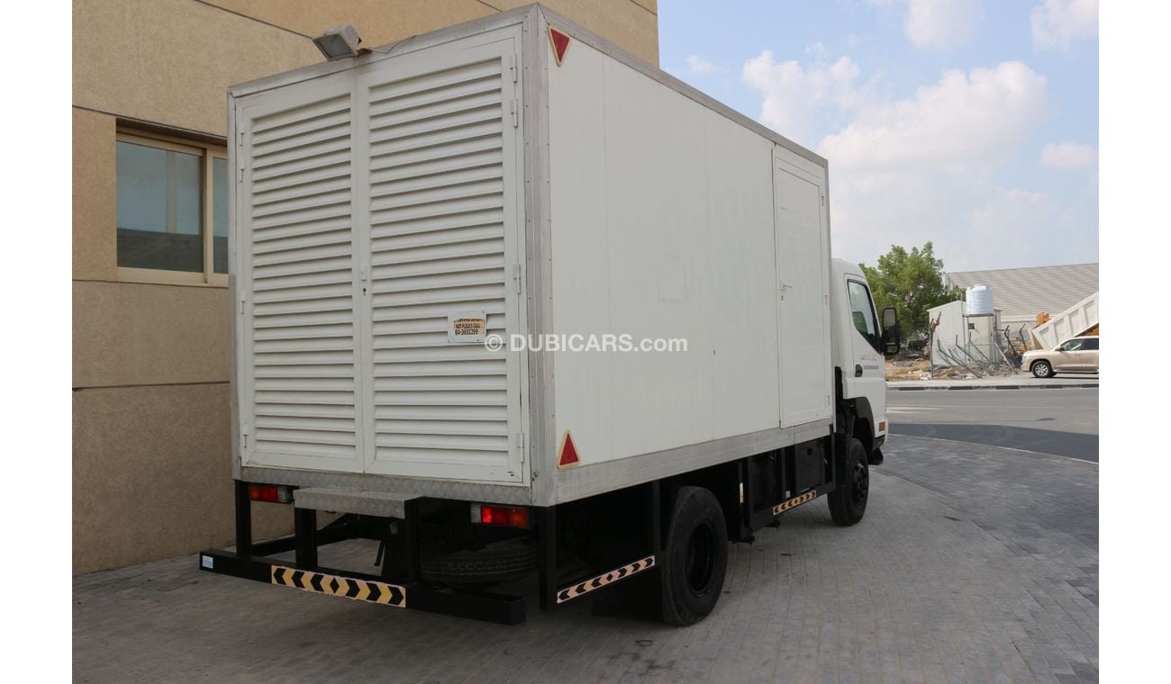 ميتسوبيشي فوسو كانتير ميتسوبيشي بيك اب مع مولد كهرباء 2007 ماشيه فقط 8000 كيلوا