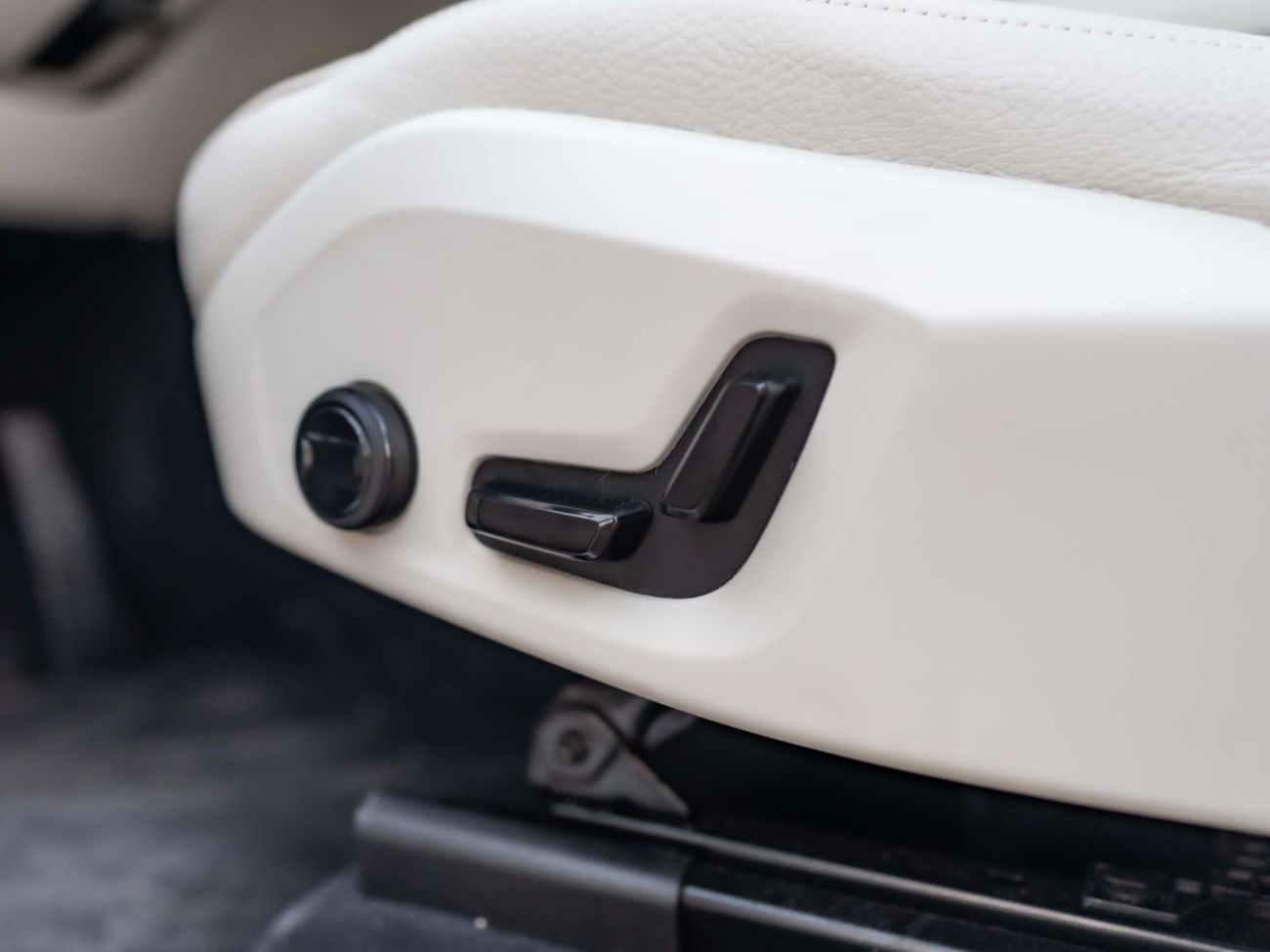 فولفو XC 60 B5 Core