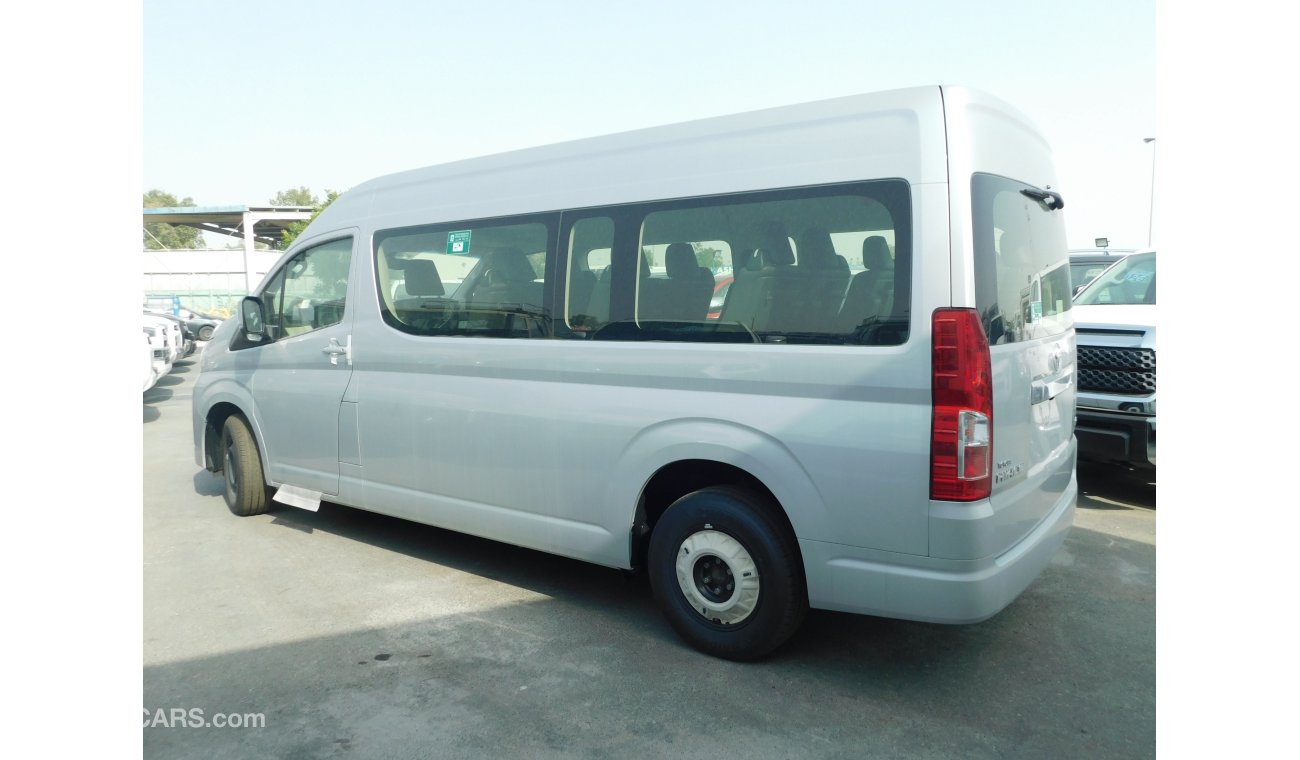 Toyota Hiace High Roof GL 2.8L Bus Diesel 13-Seater A/T