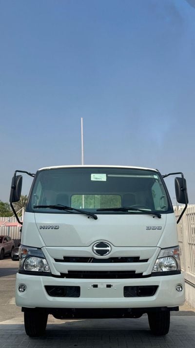 Hino 300  Hino 300 Series 917 SWB Euro 5