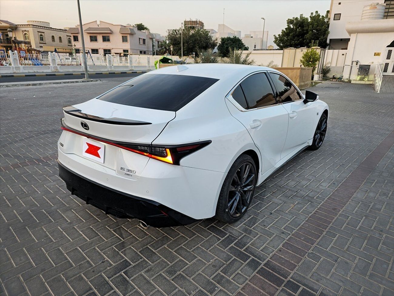 لكزس IS 350 F Sport 3.5L (311 HP)