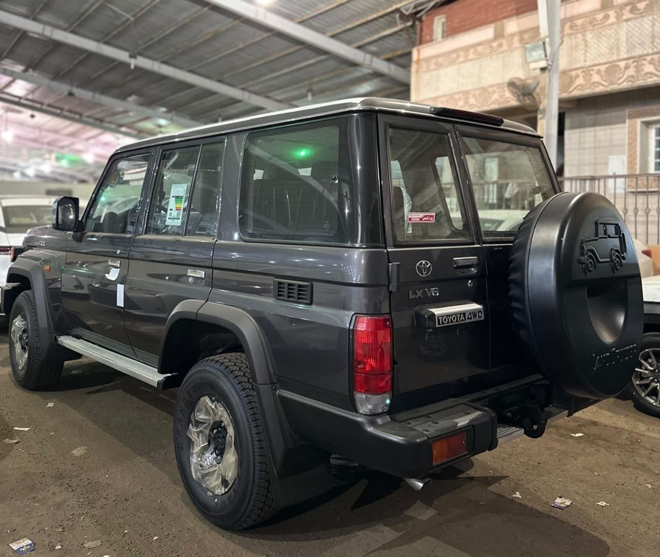 تويوتا لاند كروزر 70 2026 Toyota LC76 4.0L Petrol full option with Radar.