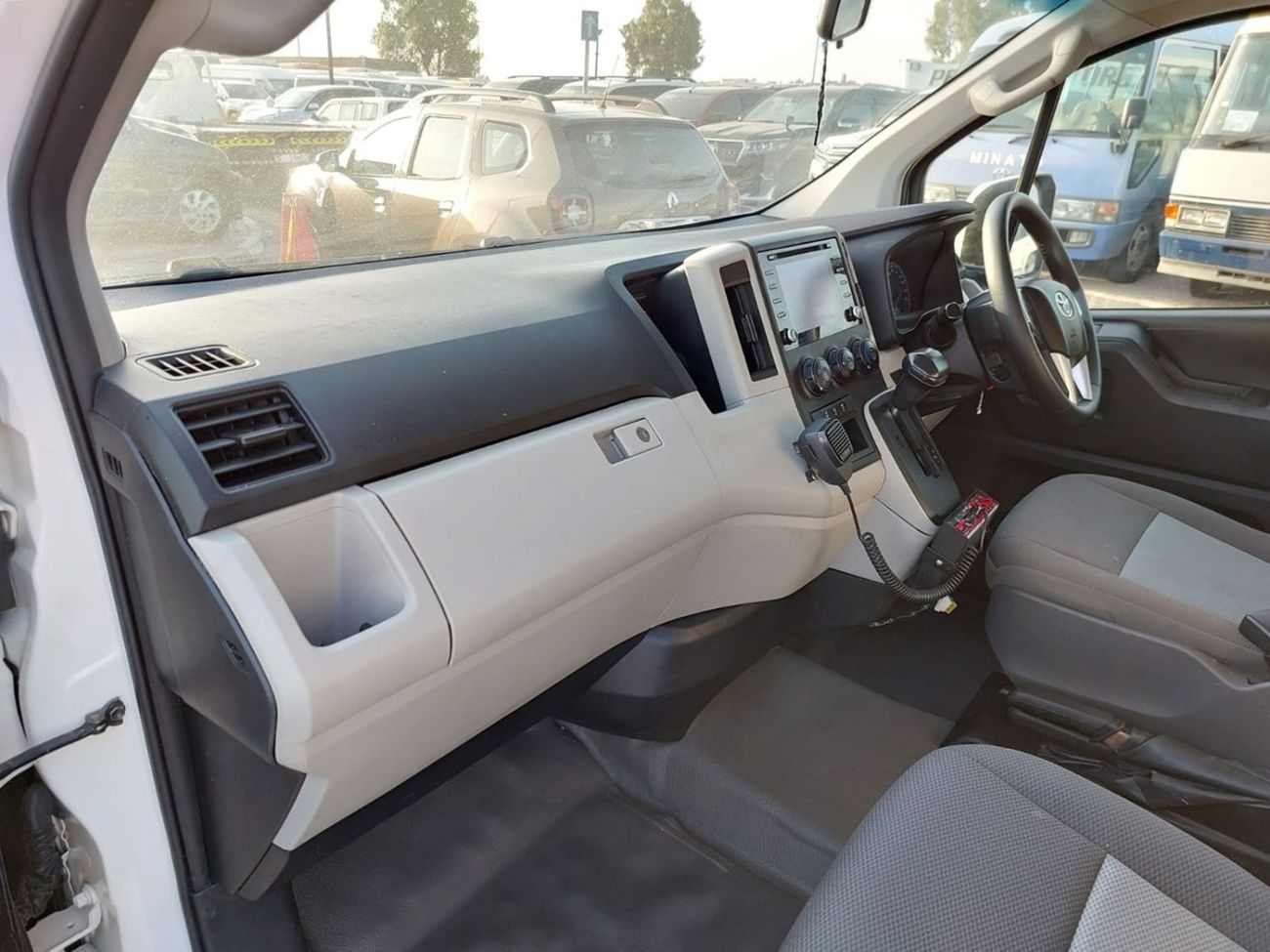 تويوتا هاياس TOYOTA HIACE VAN AMBULANCE RHD 2020 MODEL 2.8 L DIESEL AUTOMATIC(PM04638)